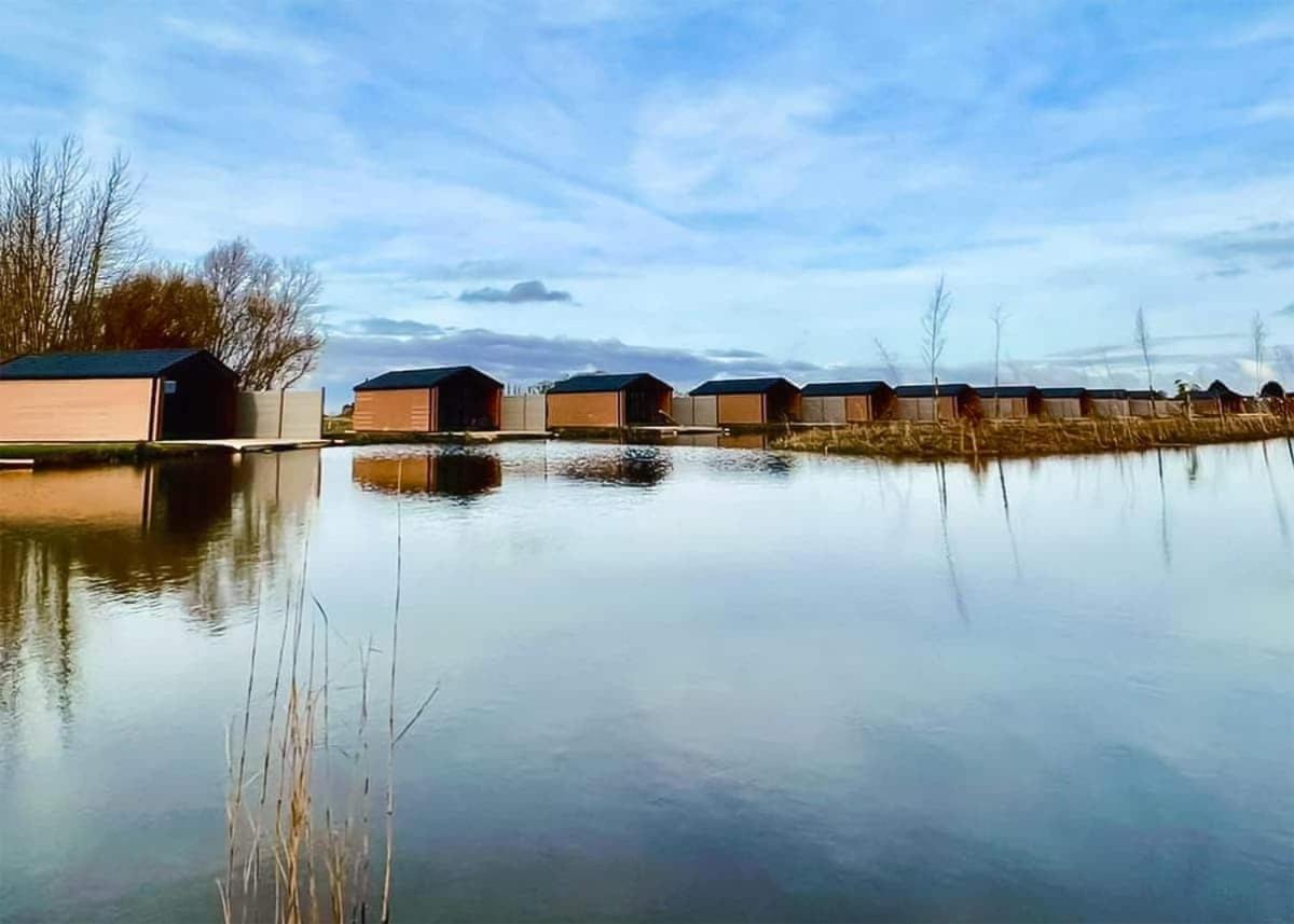 Lakeside Fishing Retreats Old Leake 外观 照片